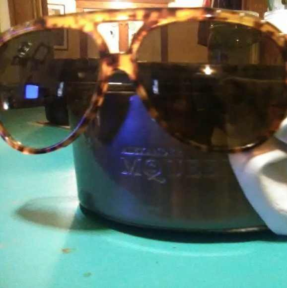 ALEXANDER MCQEEN AVIATORS